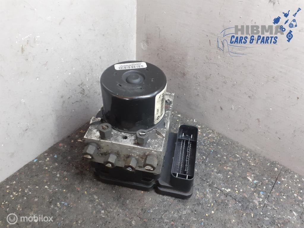 ABS pomp Chrysler 300C 3.0 V6 CRD ('04-'11) P0477432AE, Gebruikt, Chrysler, Ophalen of Verzenden, Chrysler