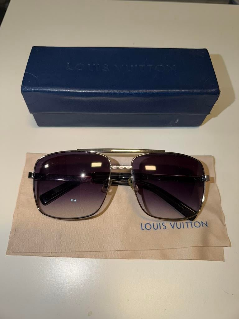 Louis vuitton zonnebril zo goed als nieuw, Bijoux, Sacs & Beauté, Lunettes de Soleil & Lunettes | Femmes, Enlèvement, Comme neuf