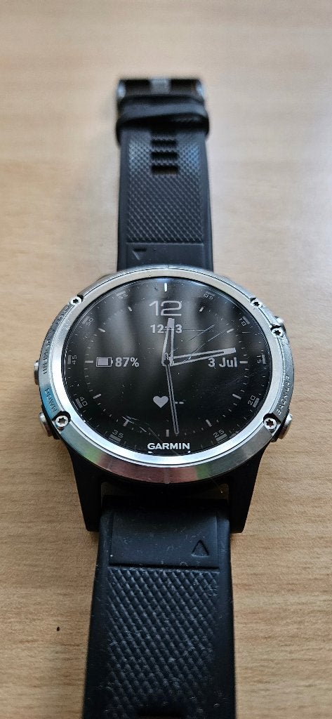 Garmin Fenix 5 Plus – Inclusief nieuw bandje & USB-C kabel!, Bijoux, Sacs & Beauté, Montres de sport, Utilisé, Noir, Distance
