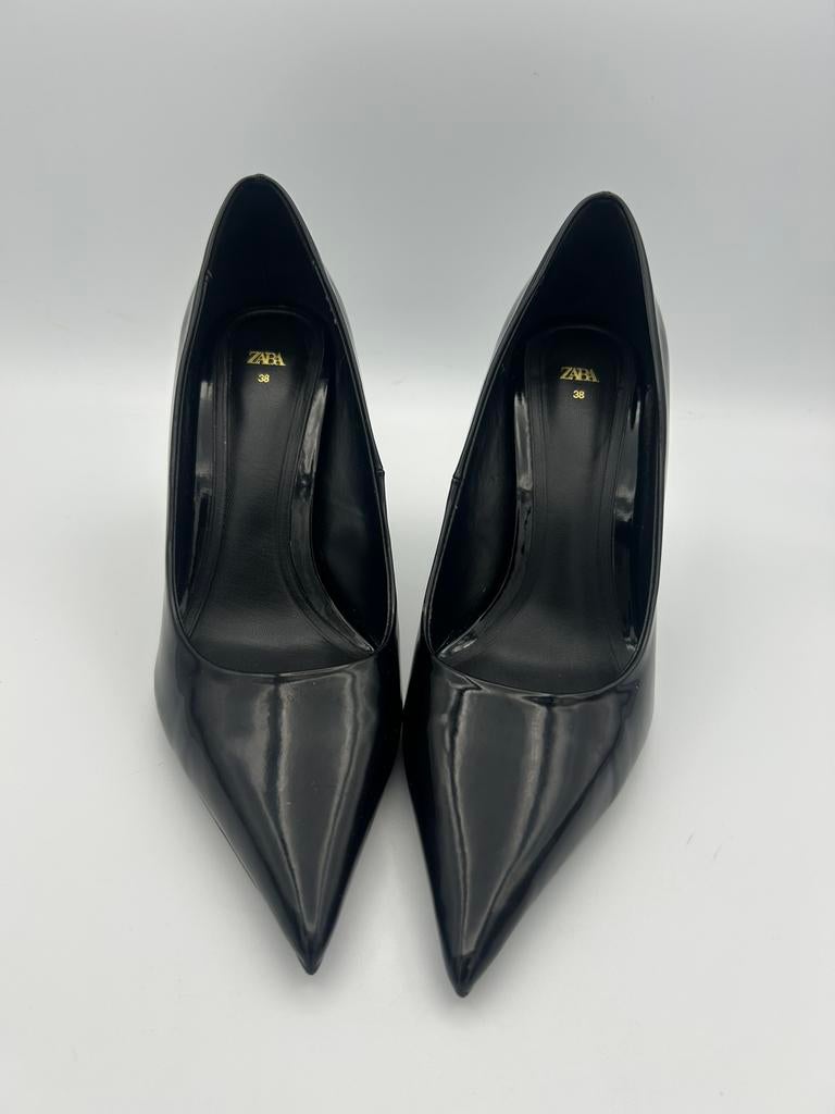 Escarpins Vernis Noirs Zara - Décolleté en V - Taille 38, Enlèvement ou Envoi, Escarpins, Comme neuf, Noir