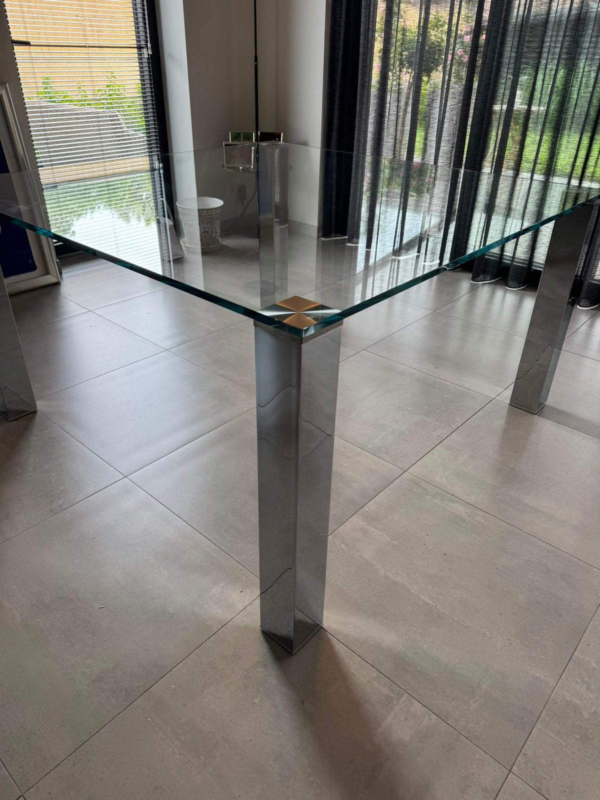 GRATIS Eettafel met RVS/chromen poten, Huis en Inrichting, Ophalen, Vierkant, Zo goed als nieuw, 100 tot 150 cm