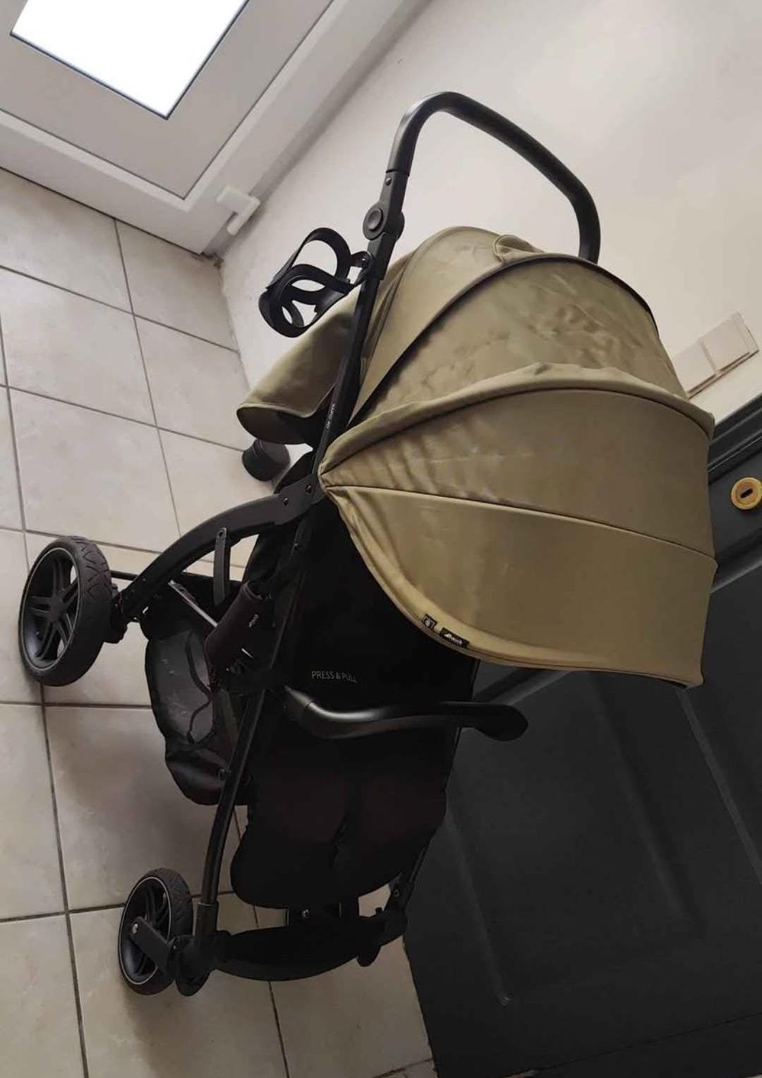 kinderwagen is de Hauck Rapid 4D  olijfgroen (Olive), Ophalen