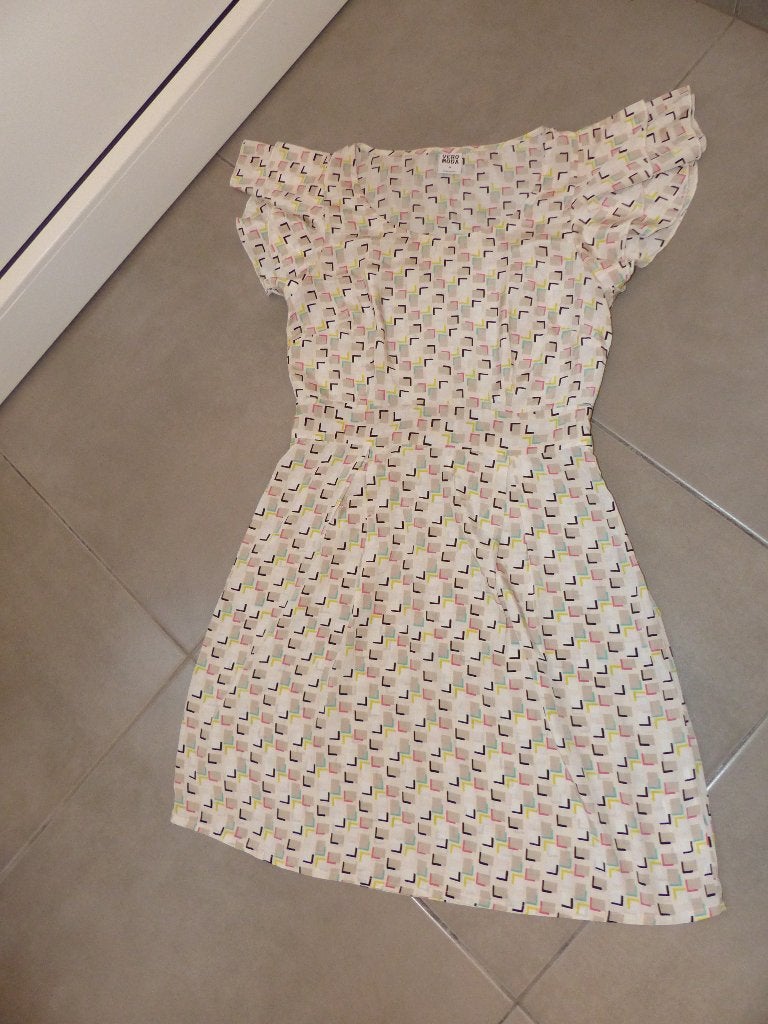 Jolie robe imprimée Vero Moda - taille 38, Taille 38/40 (M), Enlèvement ou Envoi, Comme neuf, Longueur genou