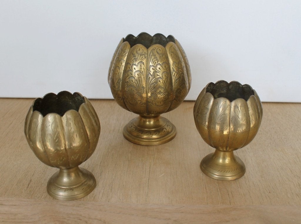 3 vases Lotus, magnifique, laiton indien, mis century, Antiquités & Art, Enlèvement ou Envoi