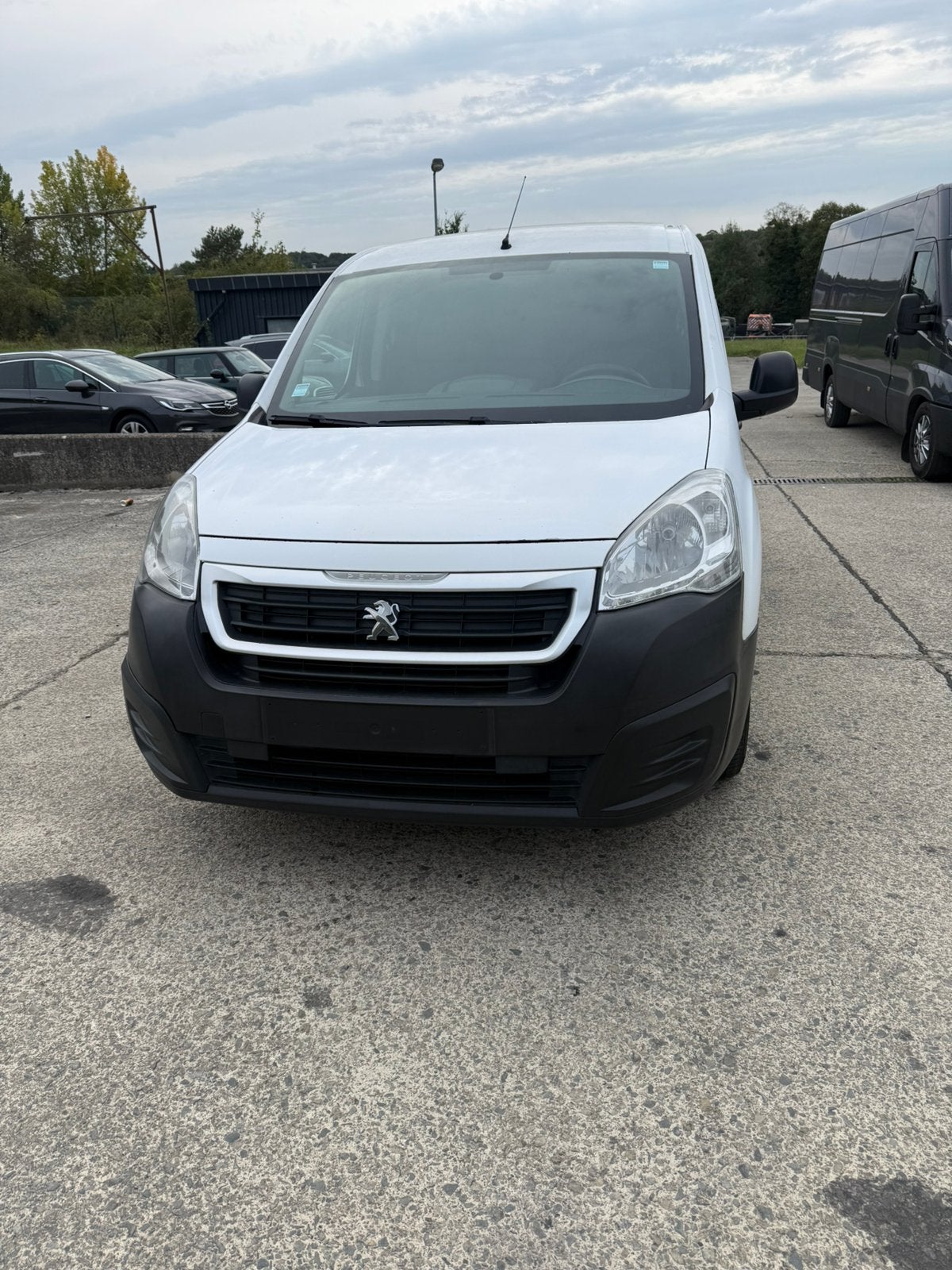 Peugeot partner 1,6 hdi /190000 km/2016 euro5b, Autos, 90 kW, Entreprise, 3 places, 5 portes
