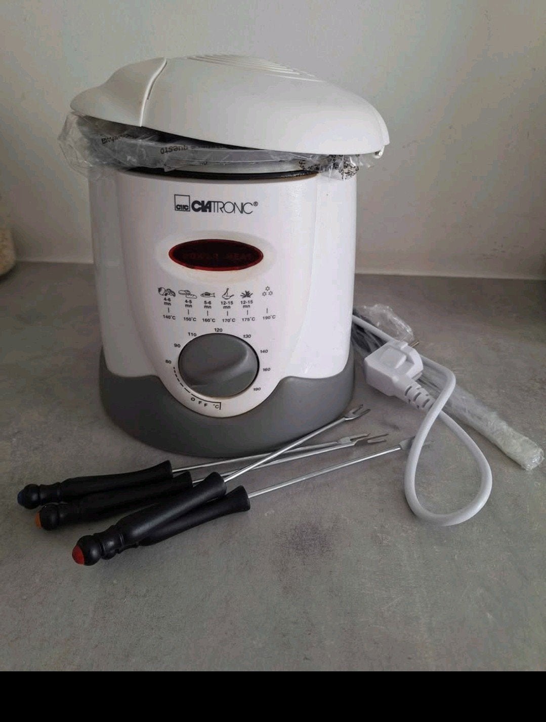 Friteuse / Fondue 2-en-1 Clatronic