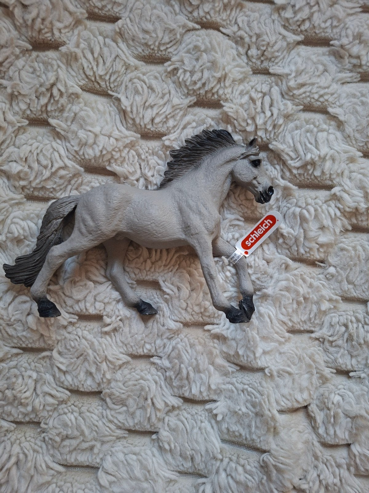 Schleich figurine étalon mustang gris, Collections, Enlèvement ou Envoi