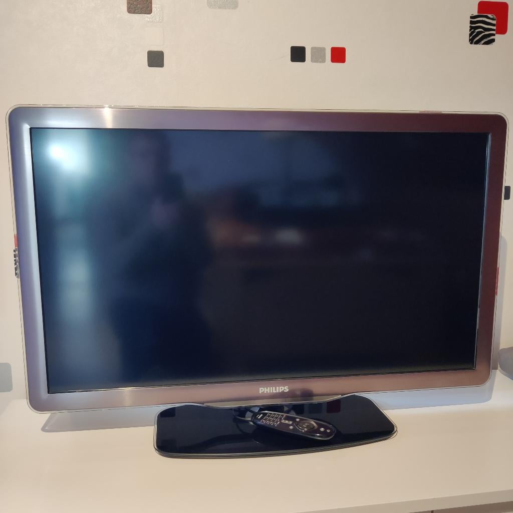 LCD-TV Philips met Ambilight, TV, Hi-fi & Vidéo, Télévisions, Philips, LCD, 80 à 100 cm, Utilisé