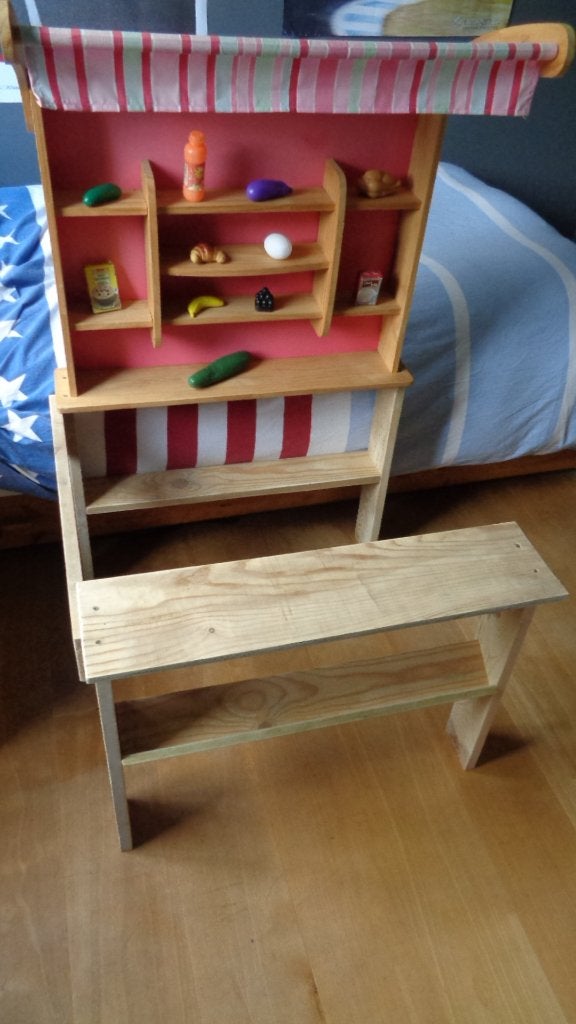 Roze houten winkeltje met materiaal, Ophalen, Zo goed als nieuw, Meubelstuk of Keukentje