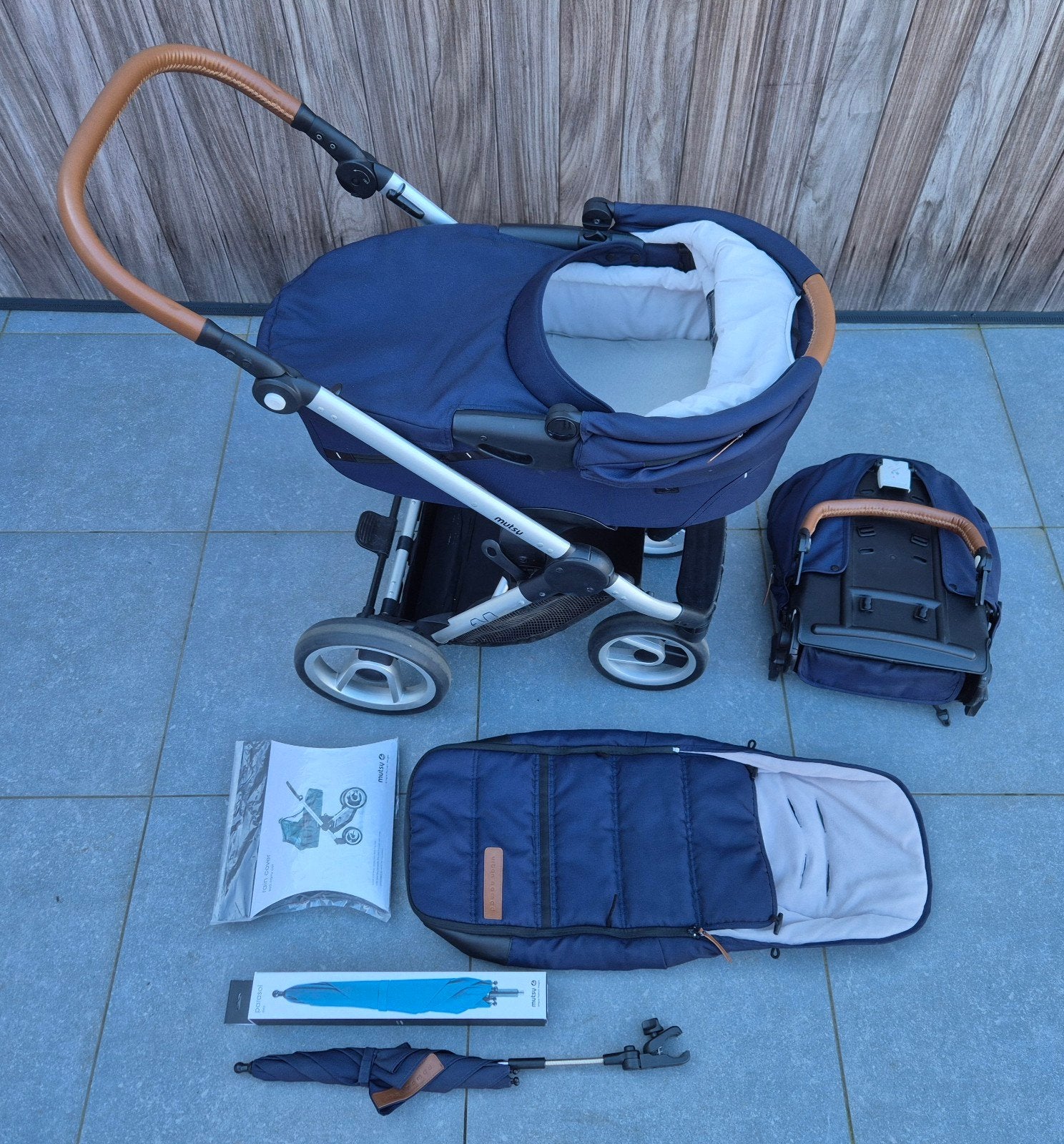 Mutsy Evo kinderwagen in goede staat, Enlèvement, Poussette, Mutsy, Avec nacelle