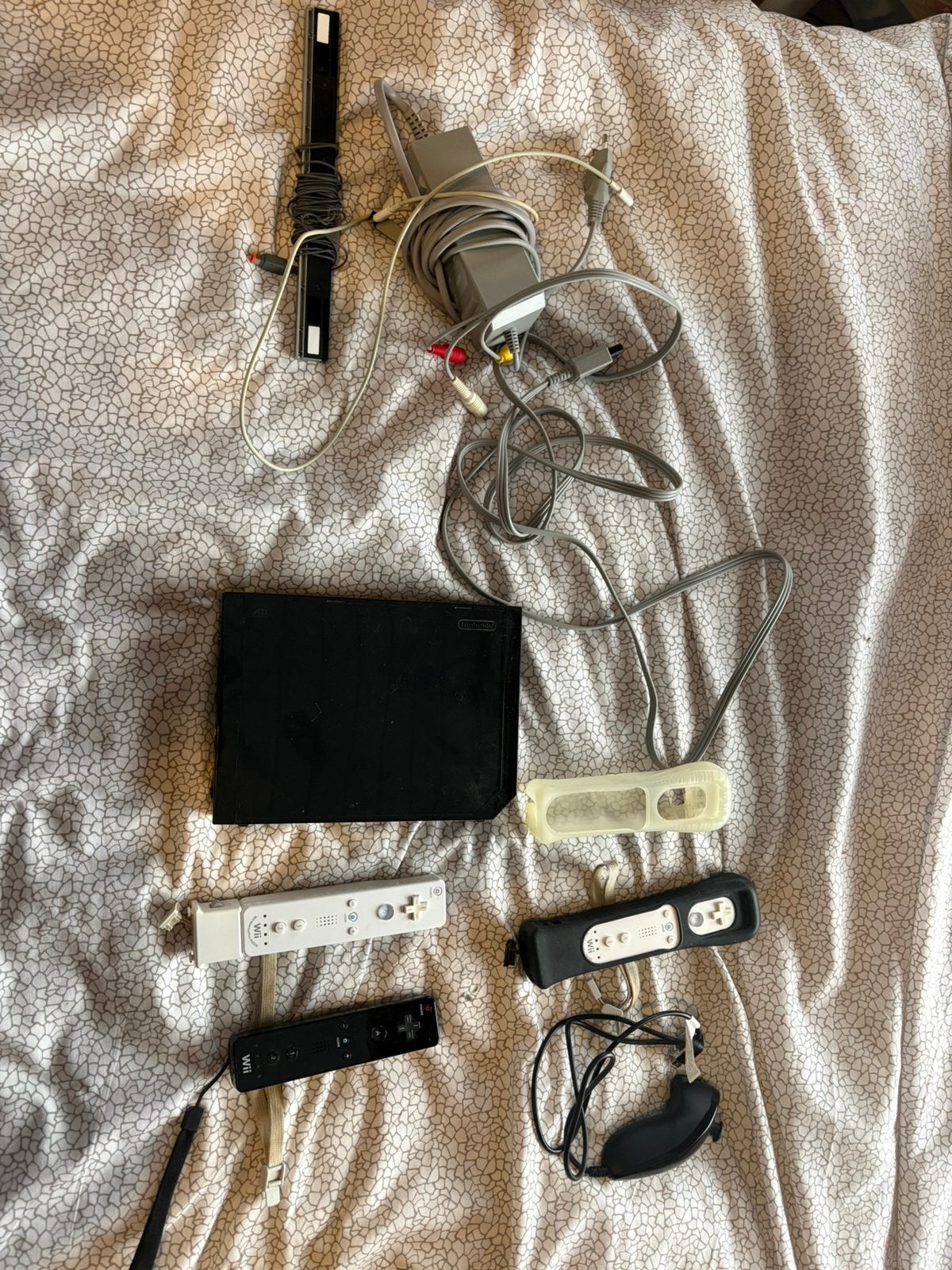 Nintendo wii + accesoires te koop, Consoles de jeu & Jeux vidéo, Consoles de jeu | Nintendo Wii, Enlèvement, Comme neuf