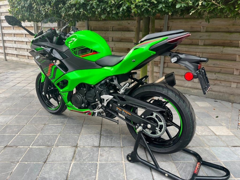 Kawasaki ninja 500SE**NIEUWE MOTORFIETS 4km!!!**SC PROJECT**, Motoren, 2 cilinders, Bedrijf, Sport, 451 cc