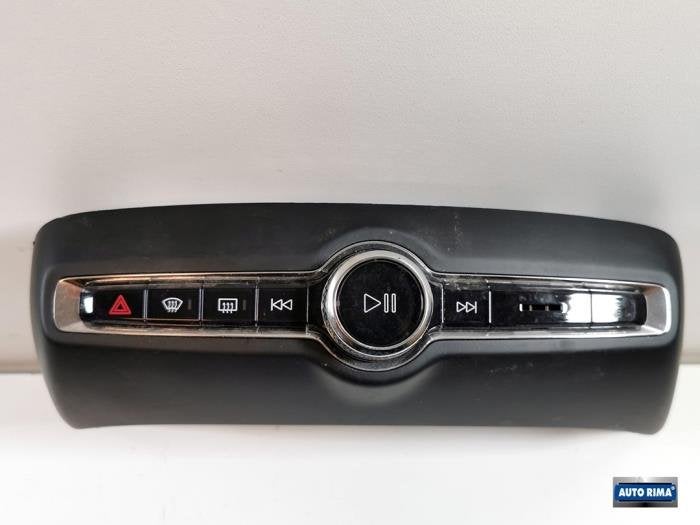 Radiobedienings paneel van een Volvo XC40, Gebruikt, -, -, Ophalen of Verzenden
