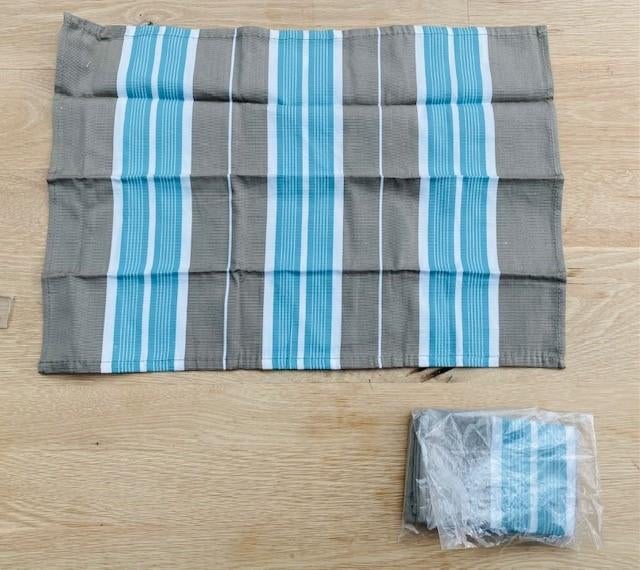 2 katoenen Servetten Carré Blanc - Nieuw!, Huis en Inrichting, Keuken | Textiel, Ophalen of Verzenden, Nieuw, Blauw, Theedoek of Handdoek