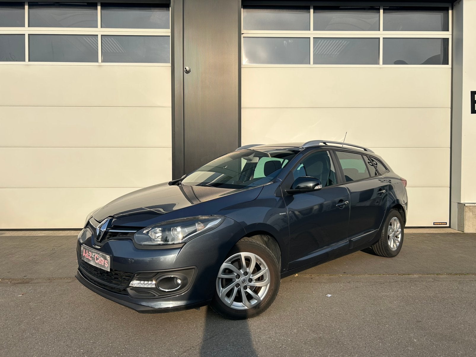Renault Megane 1.2 Tce / Pano / Navi / Trekhaak, Autos, Renault, Achat, Euro 6, Entreprise, Autres couleurs