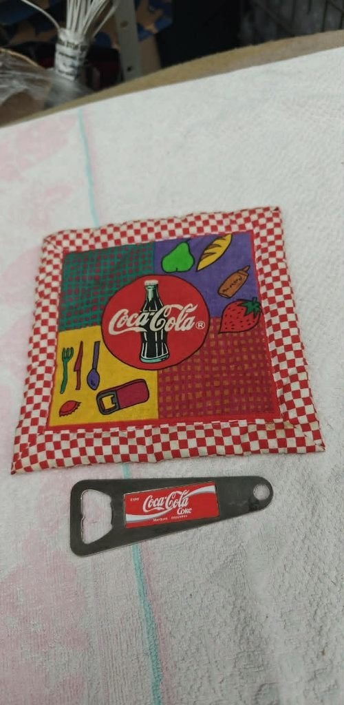 Coca-cola flesopener en pannelap vierkant, Verzamelen, Ophalen of Verzenden, Zo goed als nieuw, Gebruiksvoorwerp
