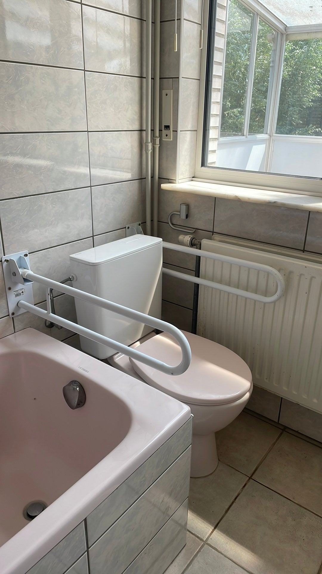 2 handsteunen, Enlèvement, Utilisé