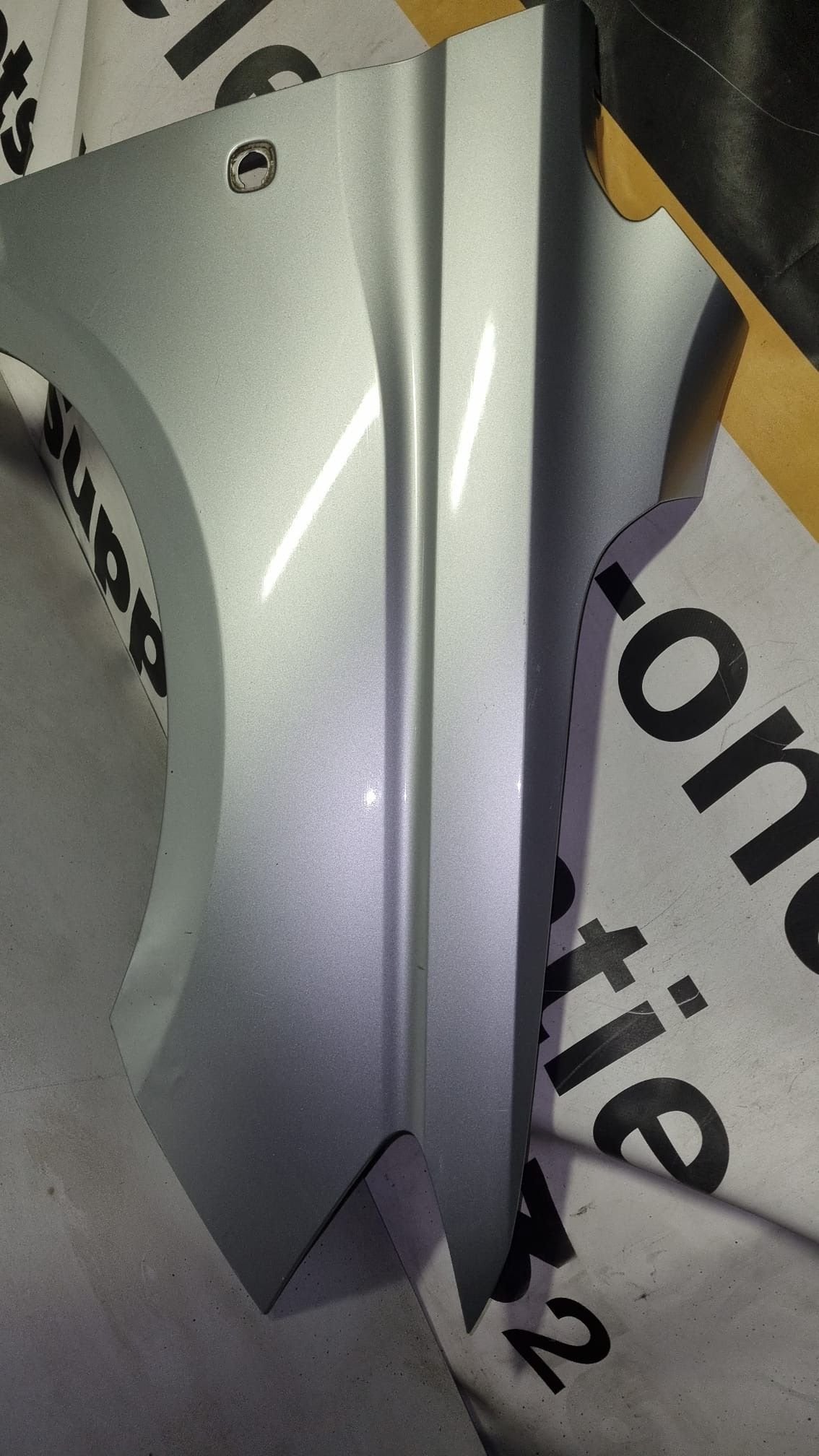 SPATBORD VW CADDY 5V 2K7 RECHTS ORIGINEEL ZIJSCHERM, Gebruikt, -, Volkswagen, -