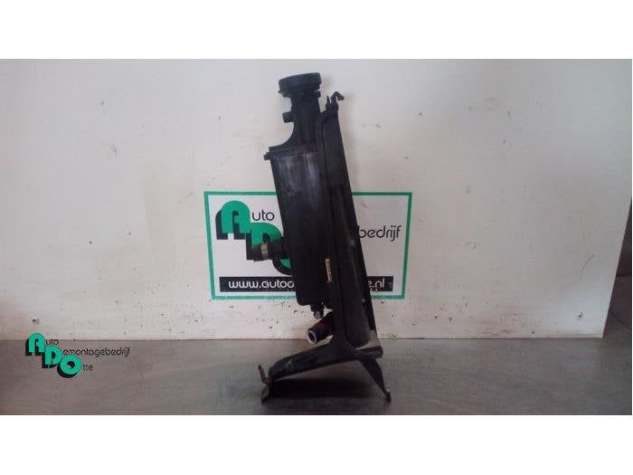 Réservoir d'expansion d'un BMW 3-Serie, -, 3 mois de garantie, Utilisé, -