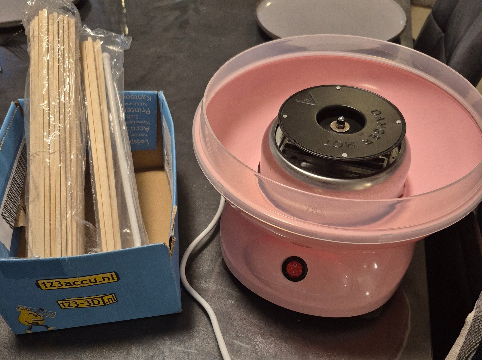 Suikerspin, Elektronische apparatuur, Ophalen