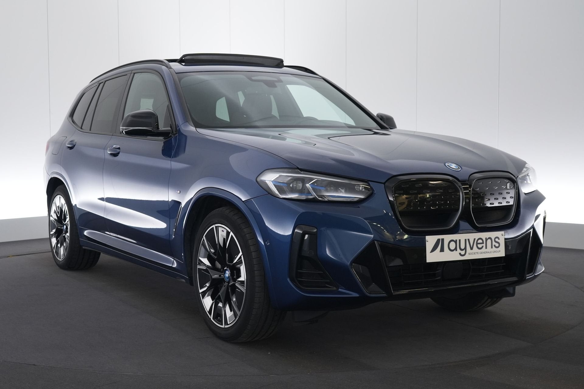 (2BVN955) BMW IX3, Auto's, Automaat, Achterwielaandrijving, Gebruikt, Blauw
