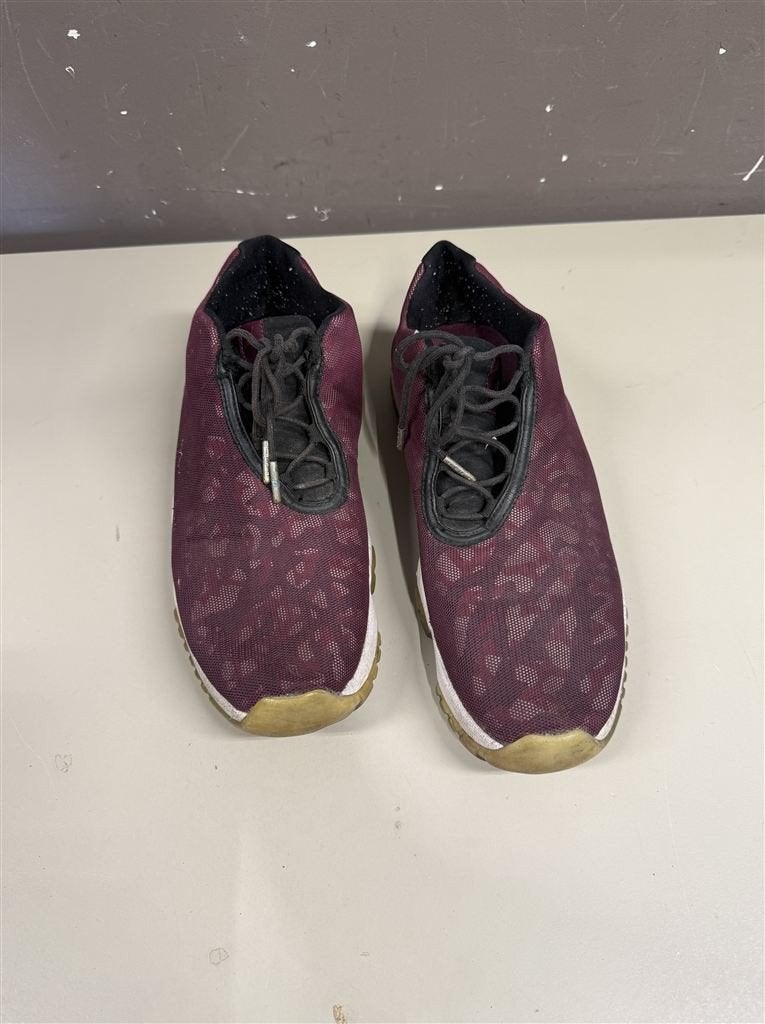 Nike Air Jordan Future Low Bordeaux Camo Burgundy rood maat, Kleding | Dames, Ophalen of Verzenden, Gedragen, Rood