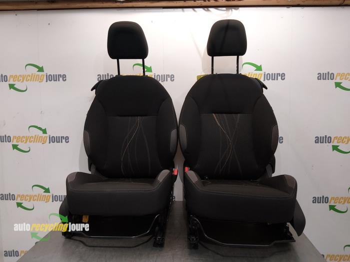Kit revêtement (complet) d'un Peugeot 208, -, -, 3 mois de garantie, Utilisé