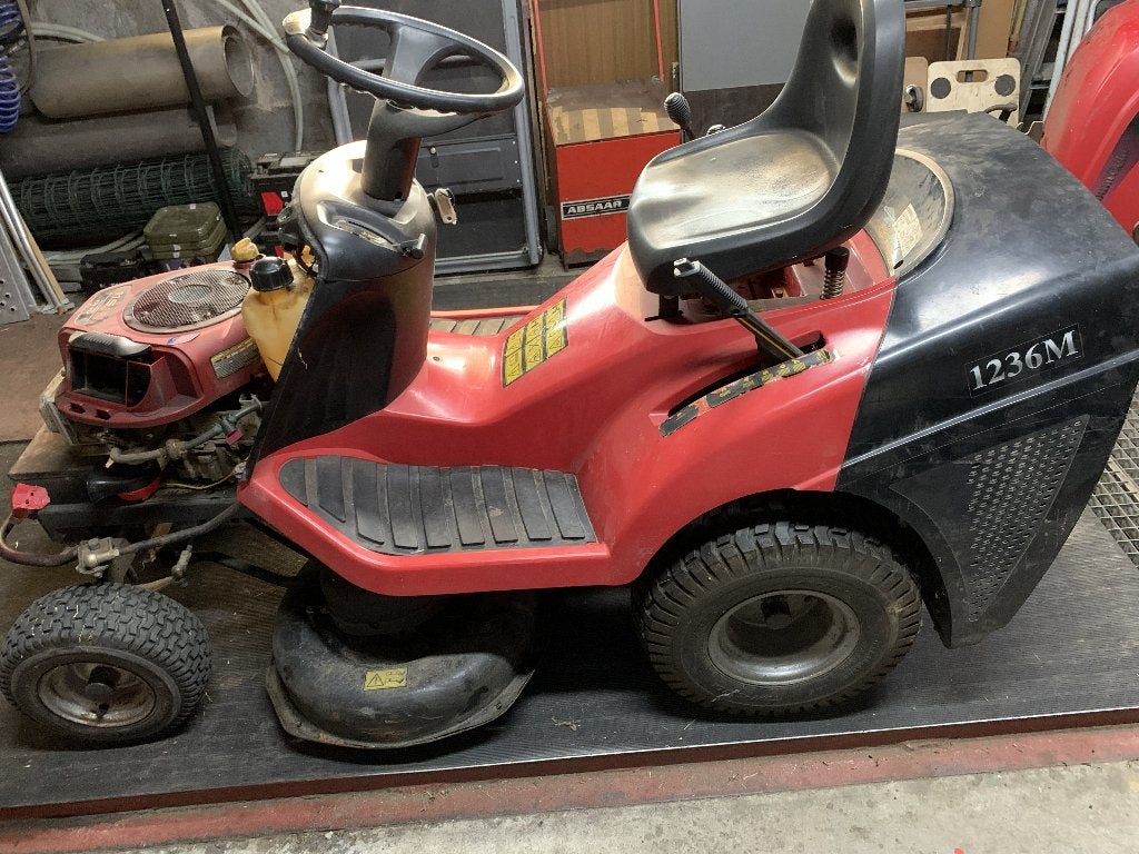 Tondeuse autoportée Mountfield 1236M, Stiga, Enlèvement, 90 à 120 cm, Démarrage électrique