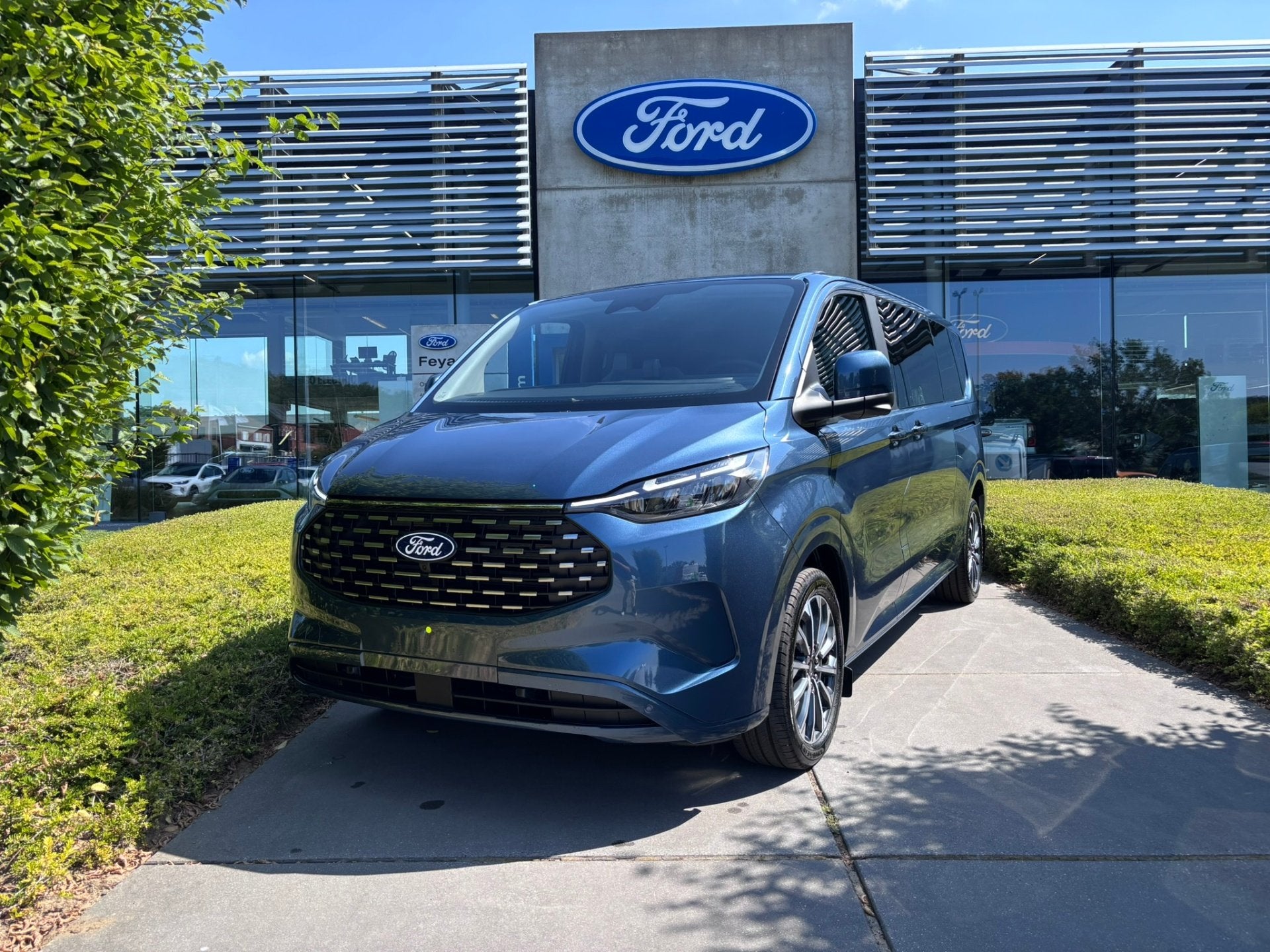 Ford Tourneo Custom 2.5PHEV - Titanium X - LWB - 8 plaatsen, Autos, Achat, Entreprise, Autres couleurs, 172 kW