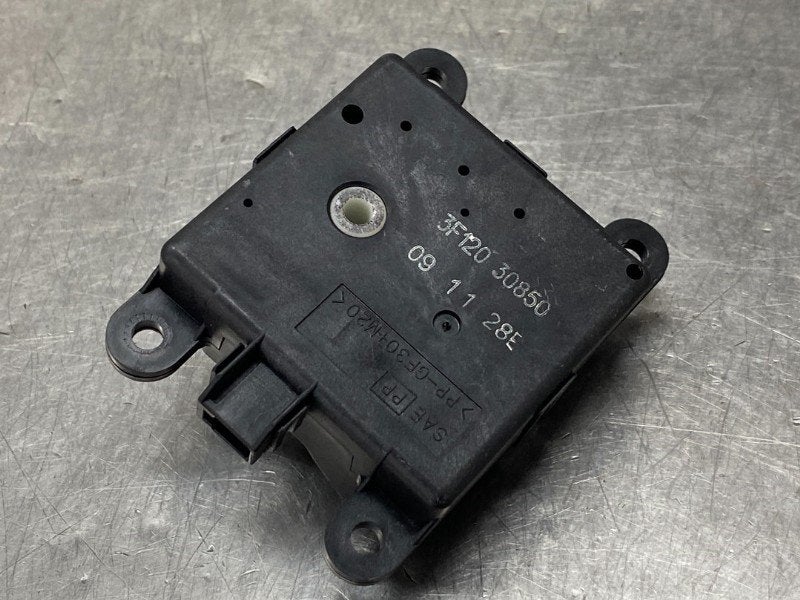 KACHELSTELMOTOR Nissan 370 Z (Z34A) (|3F12030850|), Gebruikt, Nissan