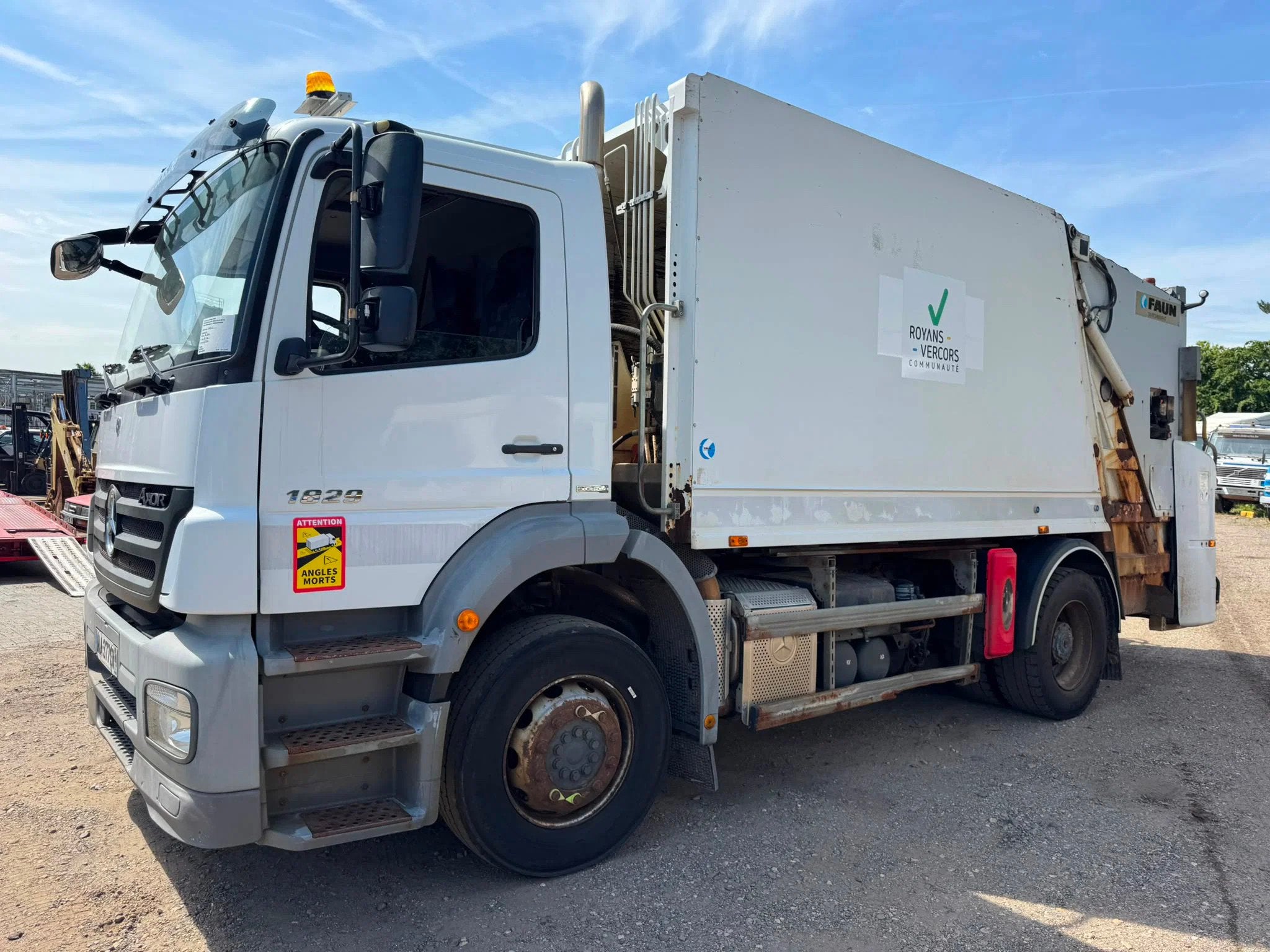 Mercedes-Benz Axor 1829 *REFUSE TRUCK-MANUAL GEARBOX*, Auto's, Vrachtwagens, Achterwielaandrijving, Wit, Mercedes-Benz, Bedrijf
