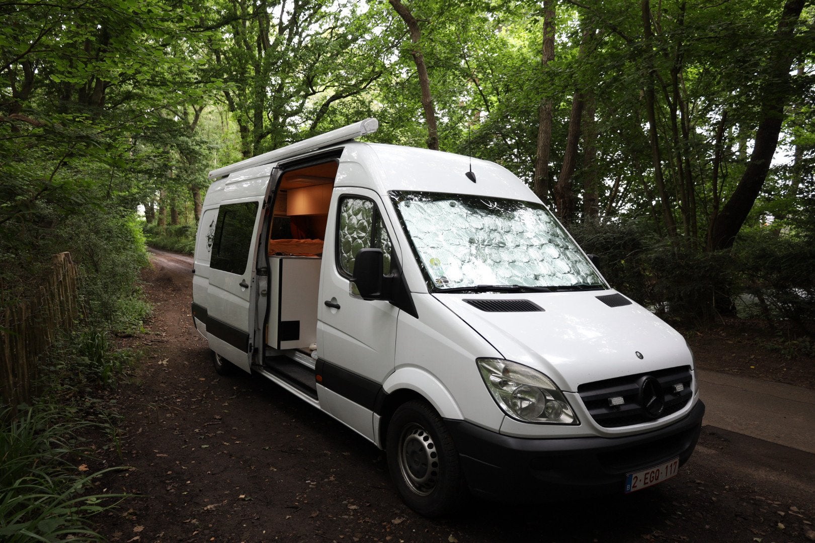 Mercedes Sprinter L3H2 Off Grid campervan uit 2013, Réservoir d'eau usée, Boîte manuelle, Roue de secours, Mercedes-Benz