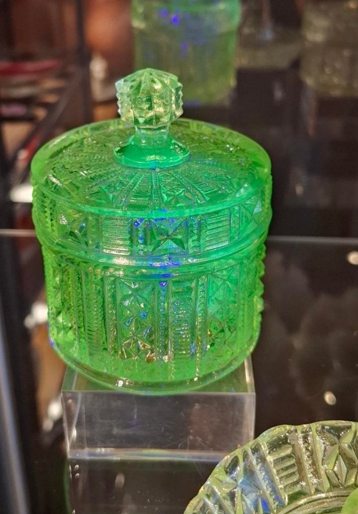 Set in Uranium glas., Antiek en Kunst, Antiek | Glaswerk en Kristal, Ophalen of Verzenden