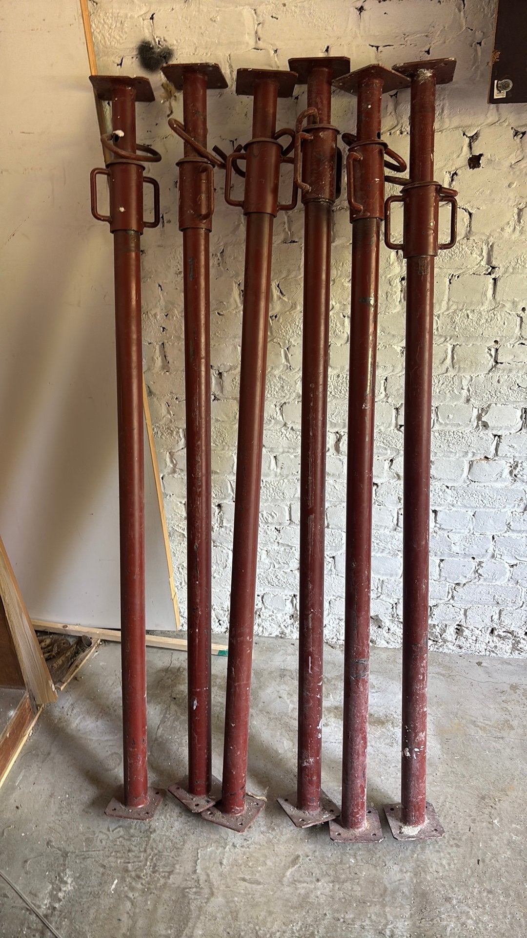 Je vends 6 pièces, Étançon réglable, Doe-het-zelf en Bouw, Steigers, Ophalen of Verzenden, Zo goed als nieuw