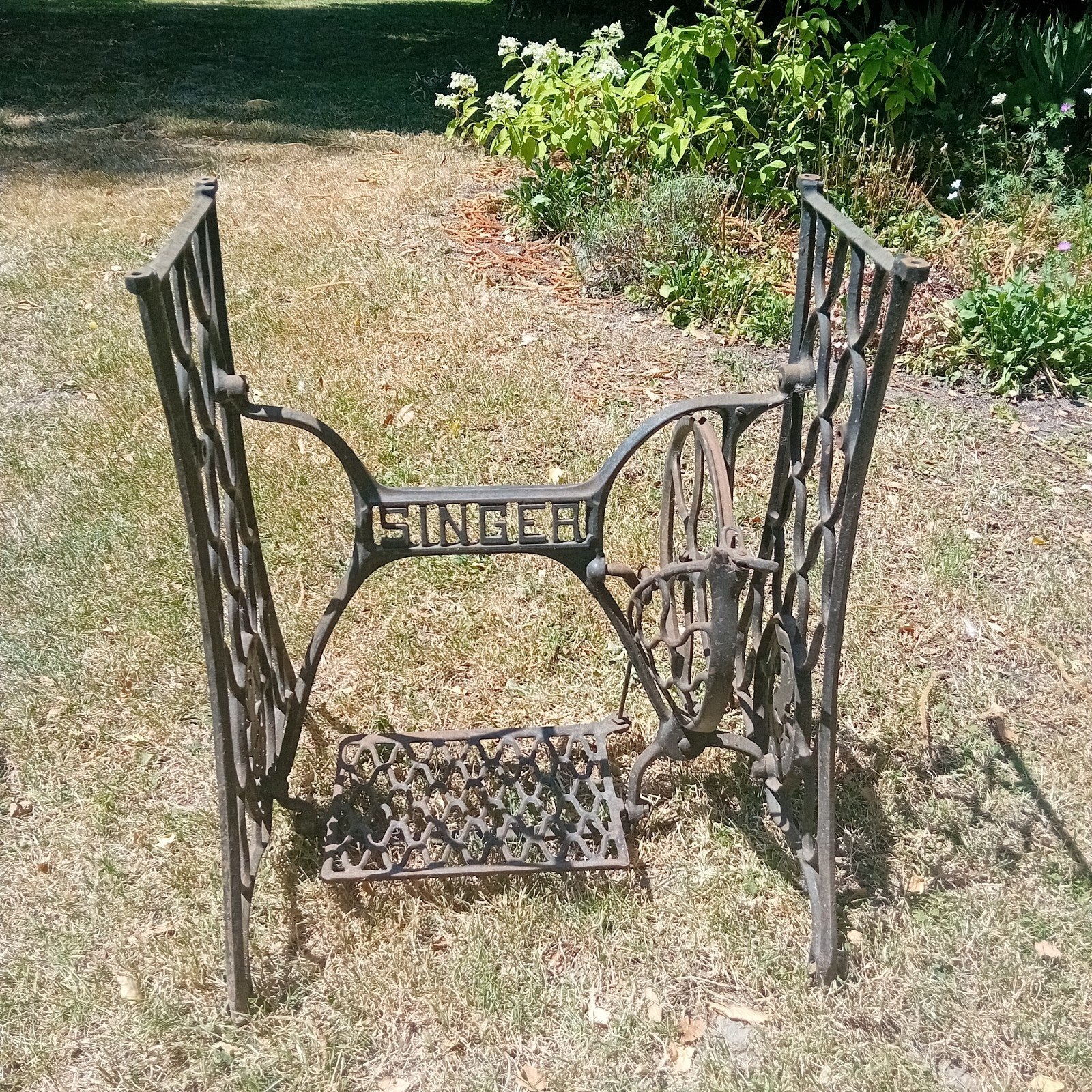 Pieds de table machine à coudre "Singer " 

40€/pièce, Antiquités & Art, Antiquités | Machines à coudre, Enlèvement