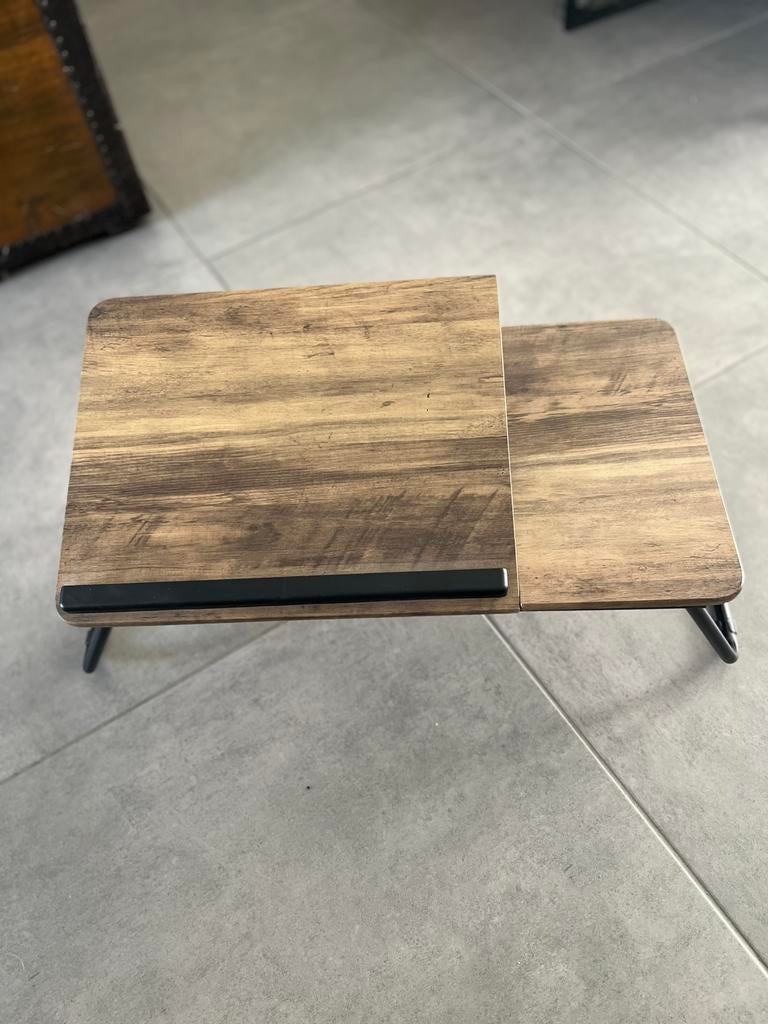 Belle petite table pour ordinateur portable, Enlèvement, Comme neuf, Réglable en hauteur