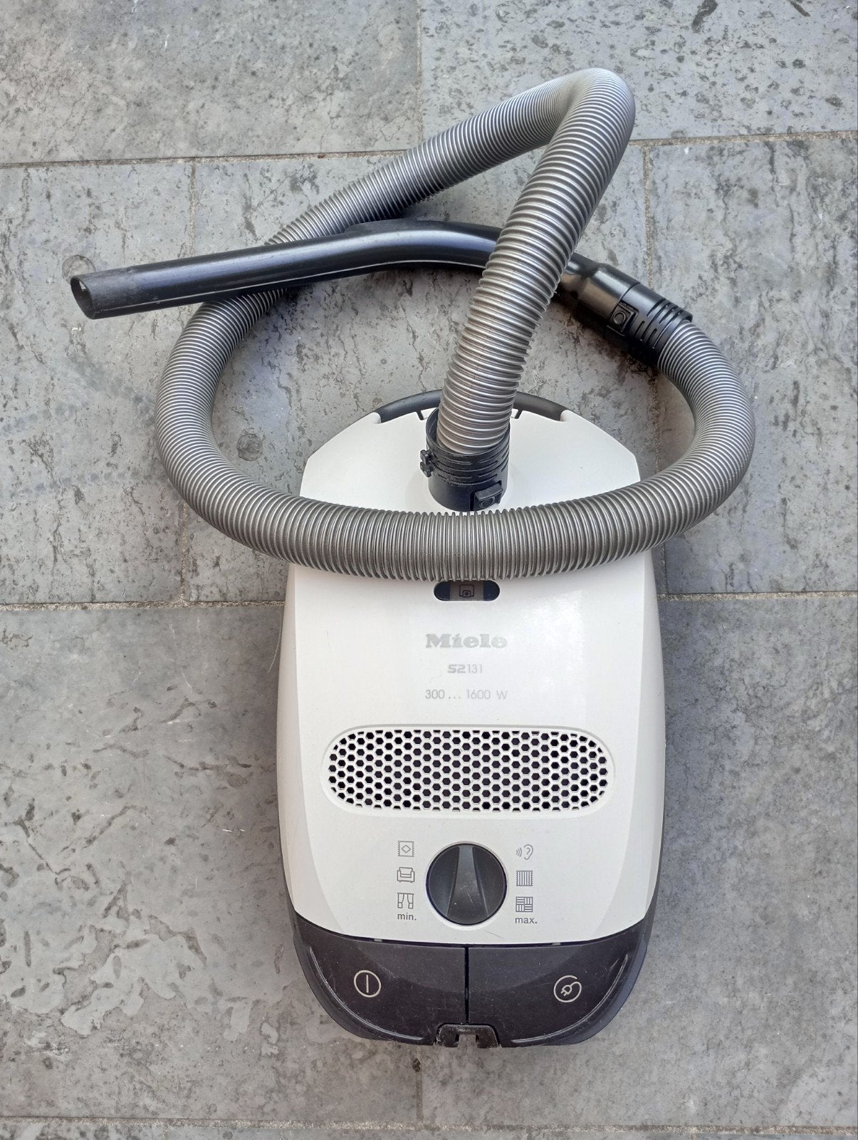 Miele S2131 stofzuiger (zonder buis en voet), Elektronische apparatuur, Stofzuigers, Ophalen, Miele