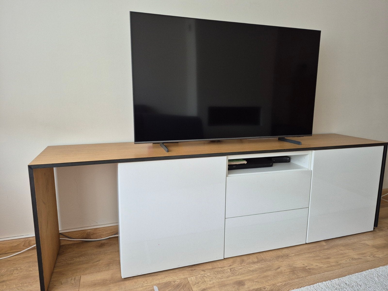 Tv meubel, Enlèvement, Métal