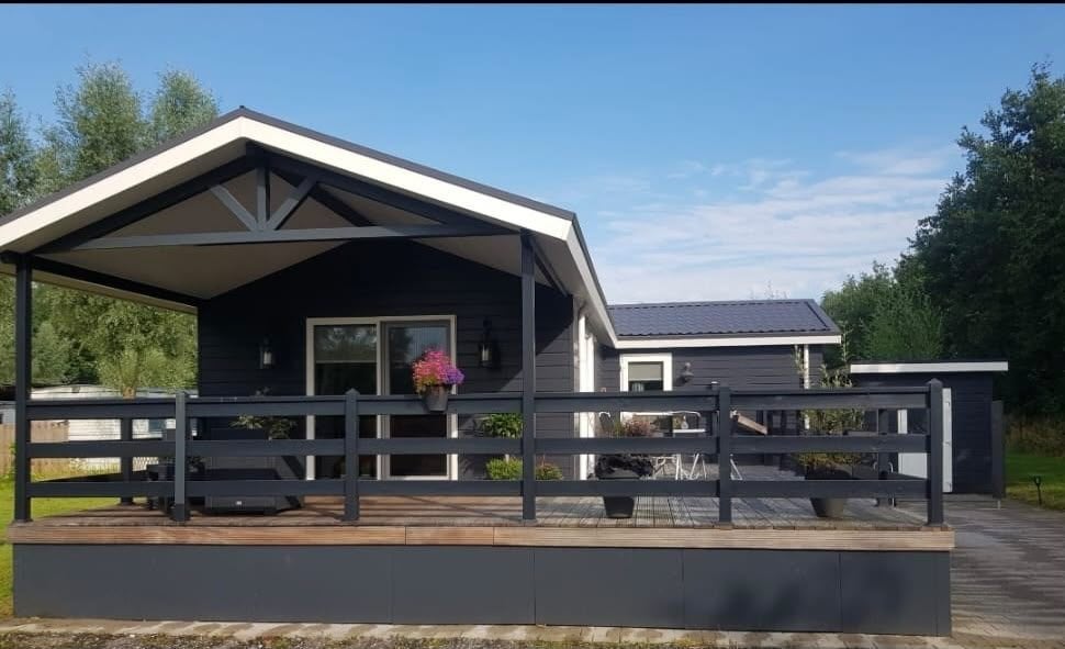 Maison de soins et de vacances de luxe en forme de L., Parc de loisirs