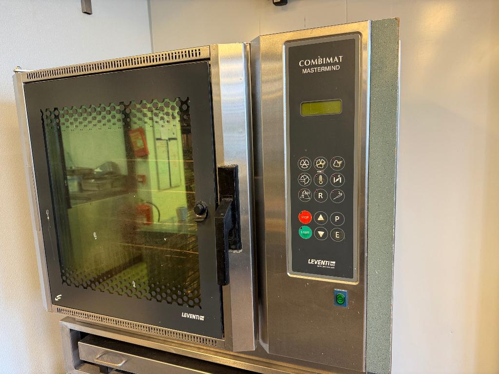 Oven Leventi, Articles professionnels, Horeca | Équipement de cuisine, Fours, Fours à micro-ondes et Fours à vapeur, Utilisé, Enlèvement