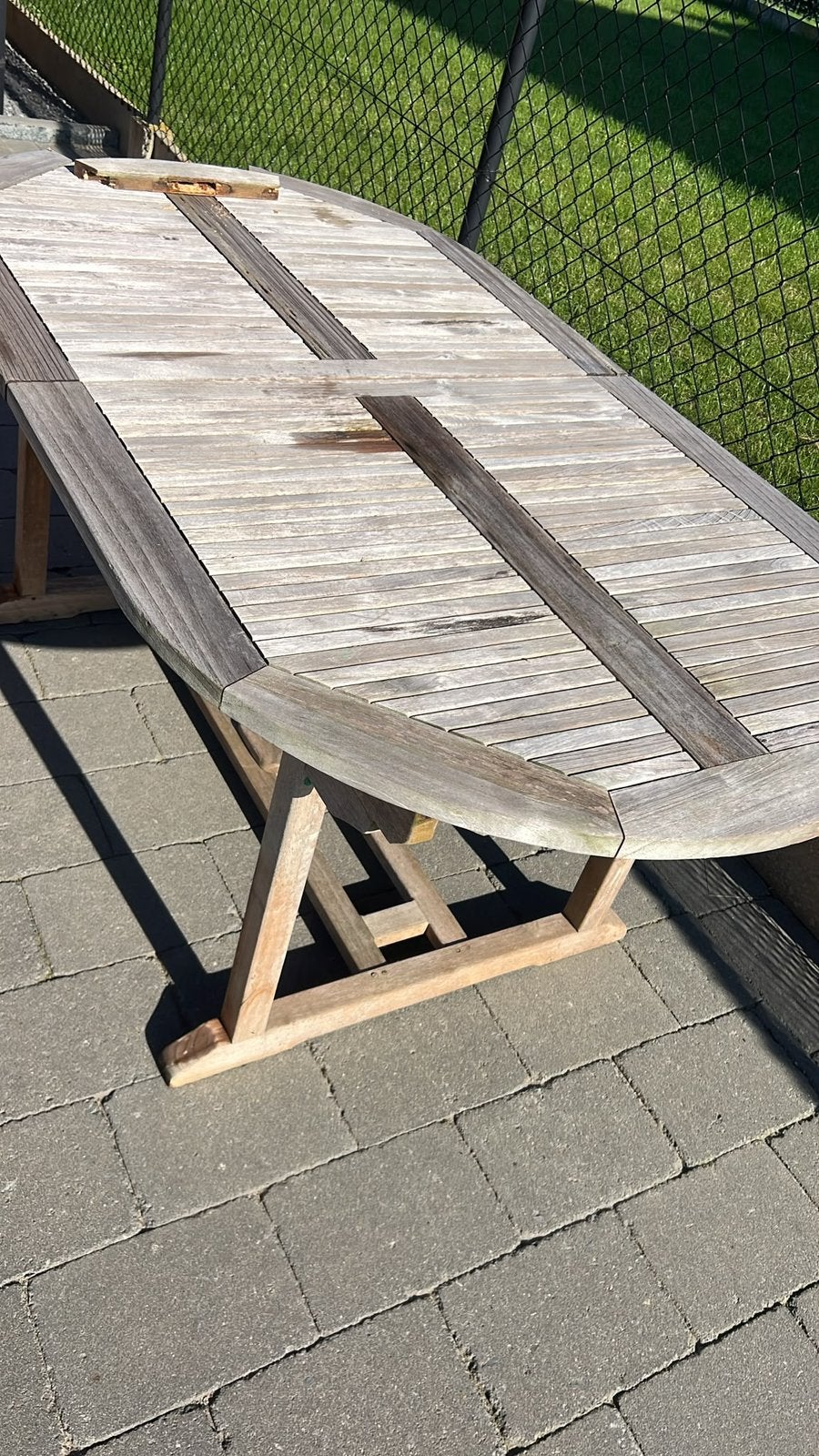 Teak buitentafel, Ophalen, Zo goed als nieuw
