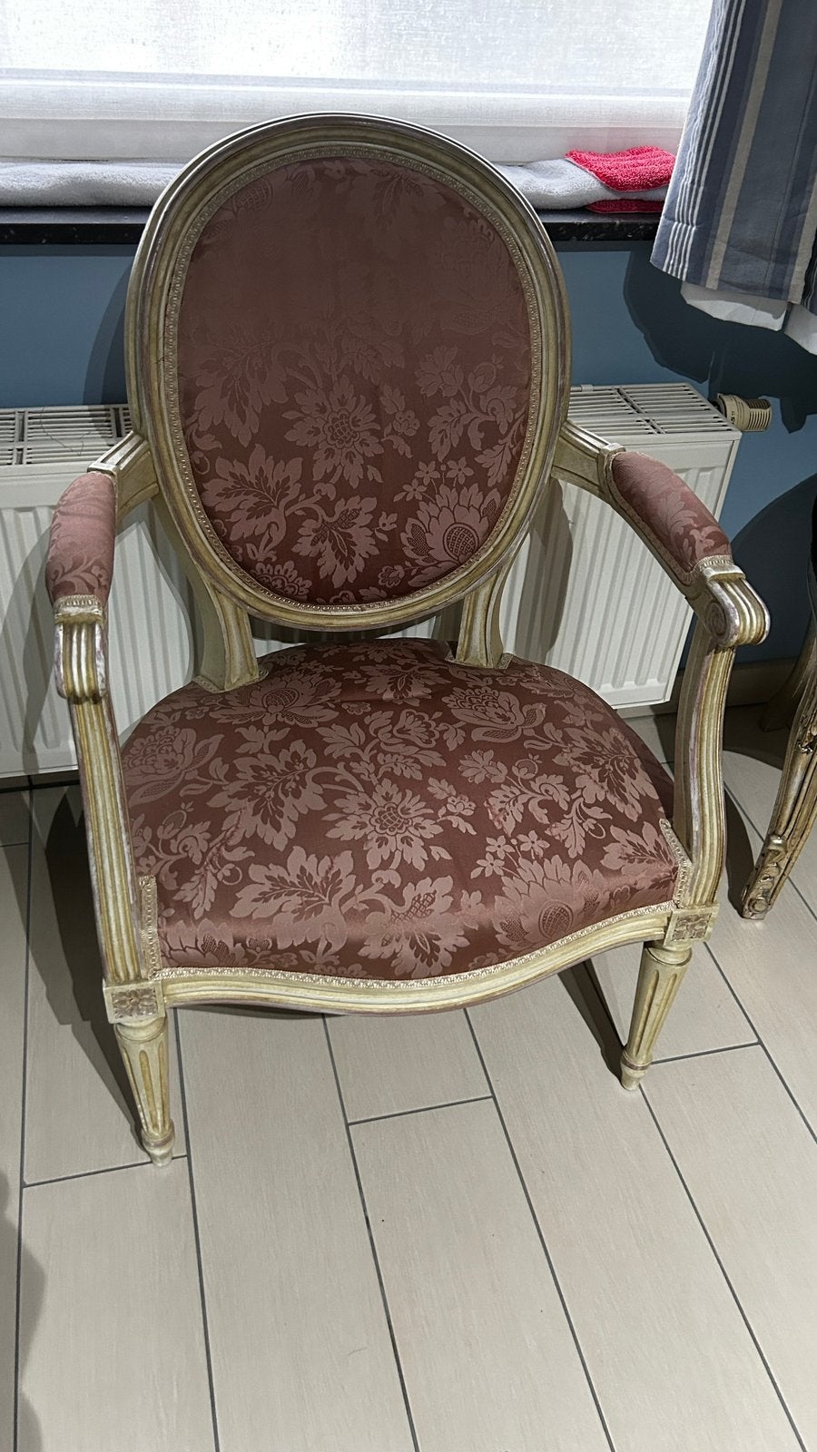 Prachtige roze stoel Barok styl  35€, Antiek en Kunst, Ophalen