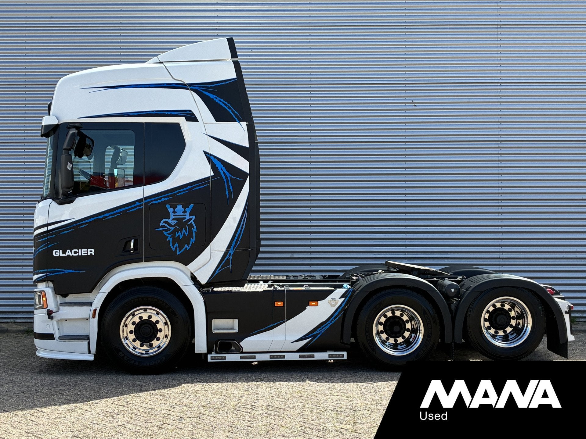 Scania R530 V8 6x2 LL Glacier SHOWTRUCK // BUFFL opbouw - Re, Autos, Camions, Cuir, Achat, Intérieur cuir, 390 kW