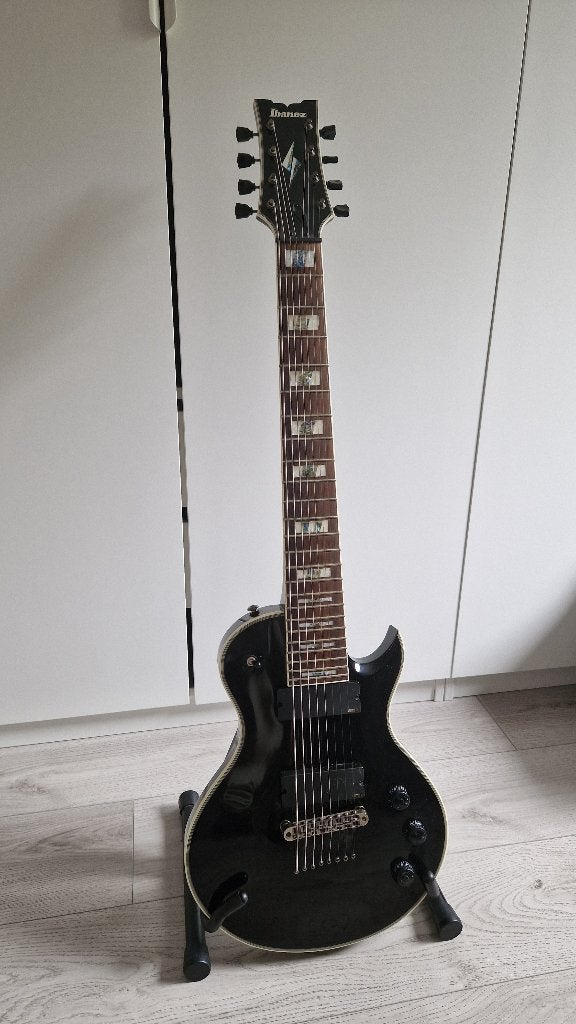 Ibanez ARZIR28 8 string, Muziek en Instrumenten, Snaarinstrumenten | Gitaren | Elektrisch, Zo goed als nieuw, Solid body, Ibanez
