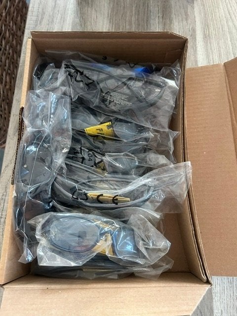 Lot van 93 nieuwe zonnebrillen, Ophalen, Sieraden en Accessoires