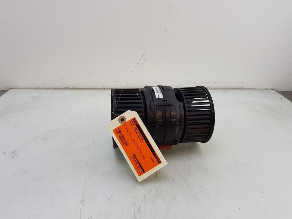 KACHEL VENTILATORMOTOR Renault Megane III Grandtour (KZ), Gebruikt, Renault