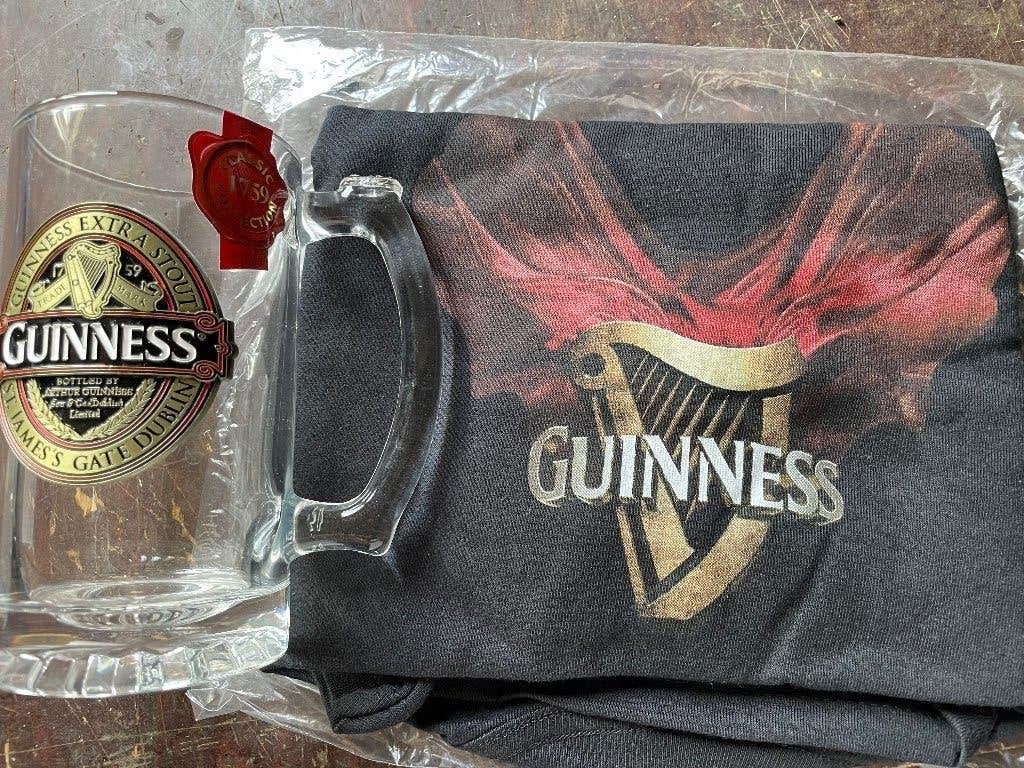 Guinnes bierpul en t -shirt (L) : nieuw, Ophalen