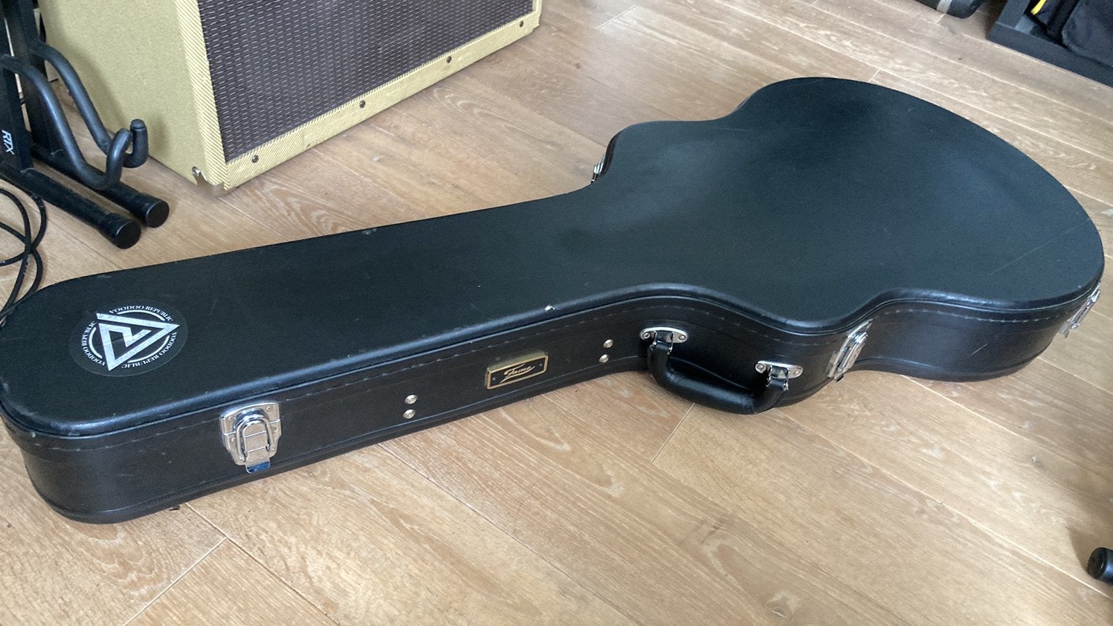 Fame koffer voor semihollow, Muziek en Instrumenten, Behuizingen en Koffers, Ophalen, Zo goed als nieuw