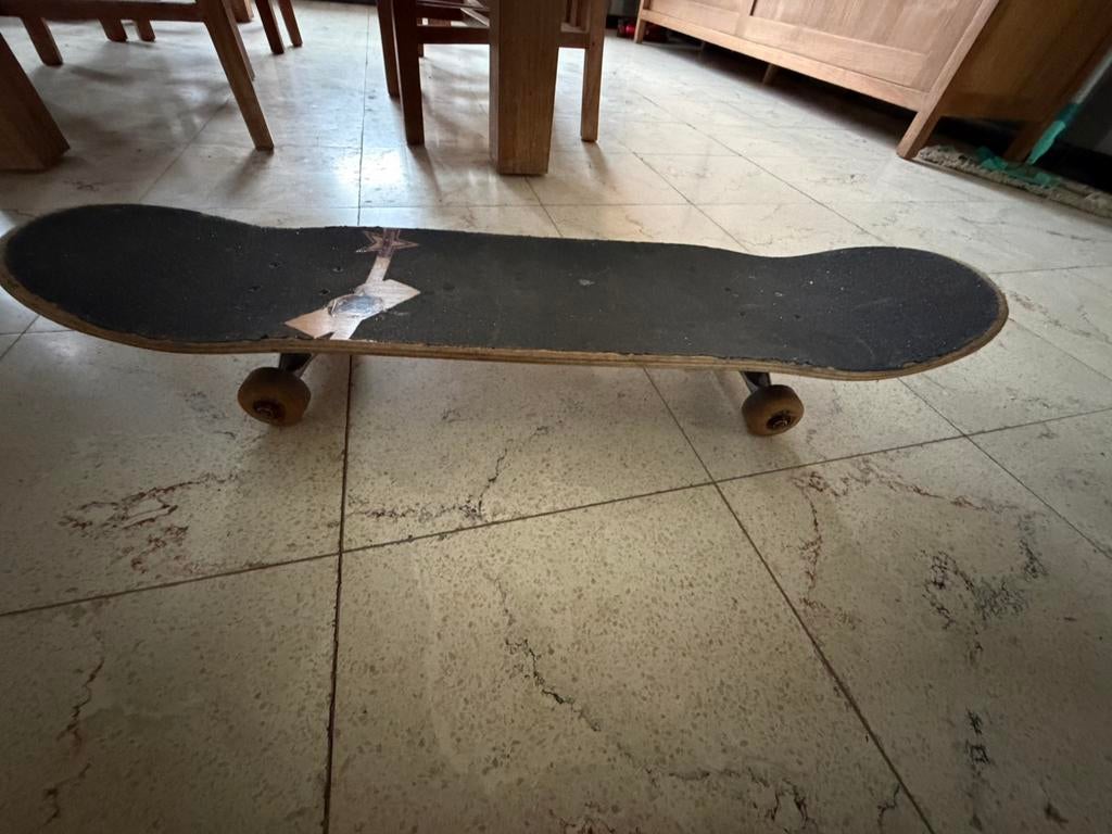 Skateboard (professionnel) en état d'usage mais toujours OK, Enlèvement, Skateboard