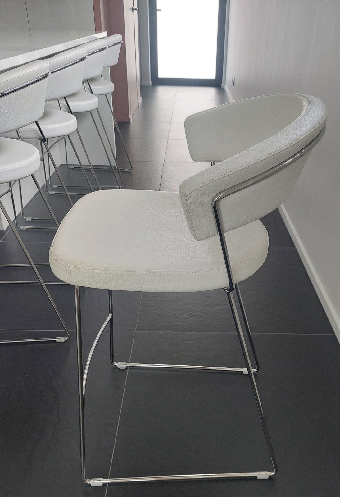 witte leren barstoel 8 stuks, Huis en Inrichting, Stoelen, Ophalen, Gebruikt, Wit, Leer